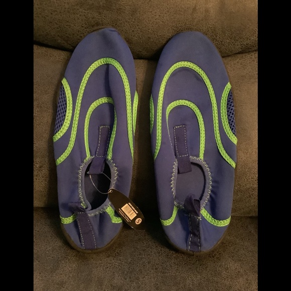 not sure Other - NWT men’s water shoes small (5 - 5.5)